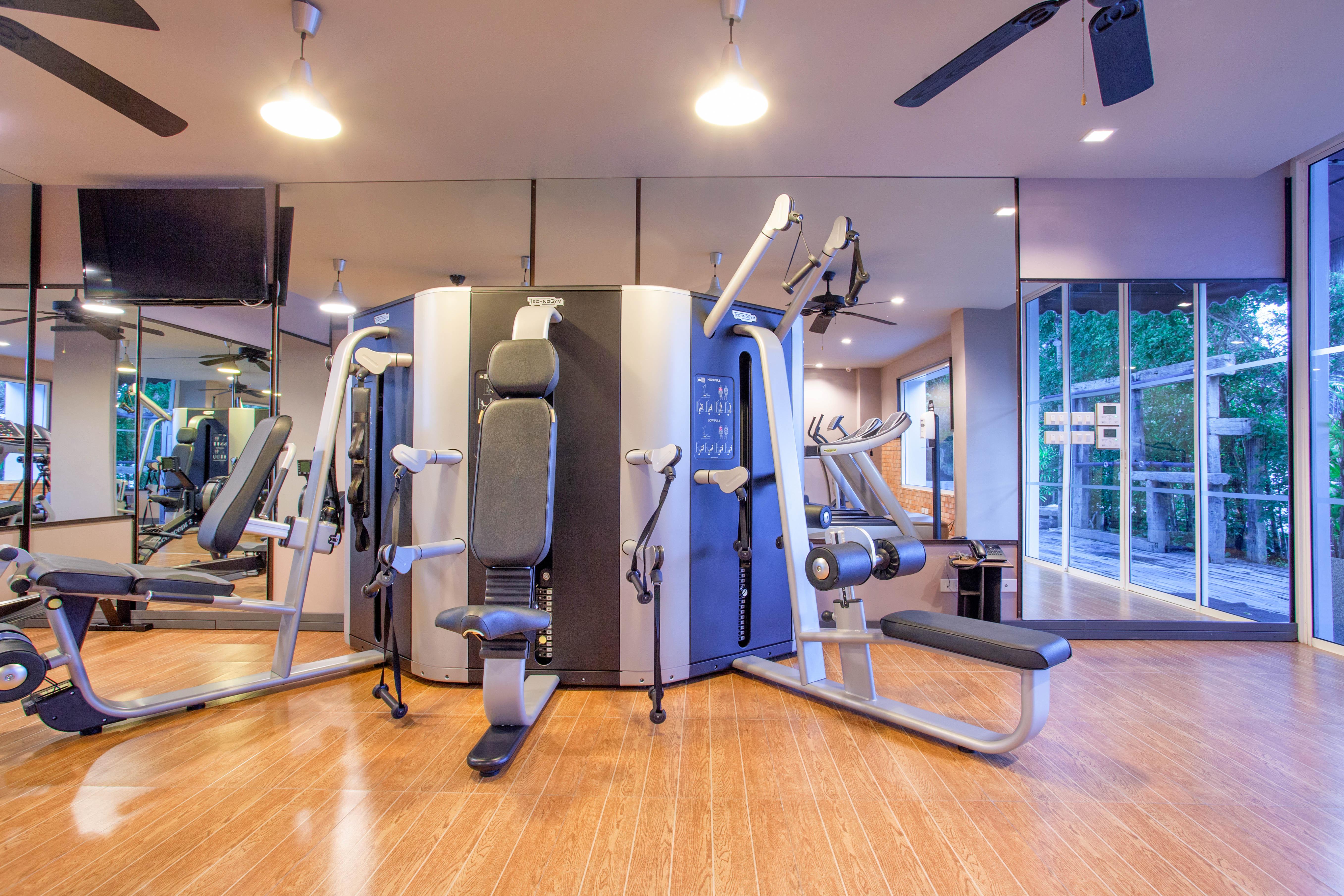 Zenmaya Oceanfront Phuket, Trademark Collection By Wyndham Patong Exteriér fotografie The gym at the hotel