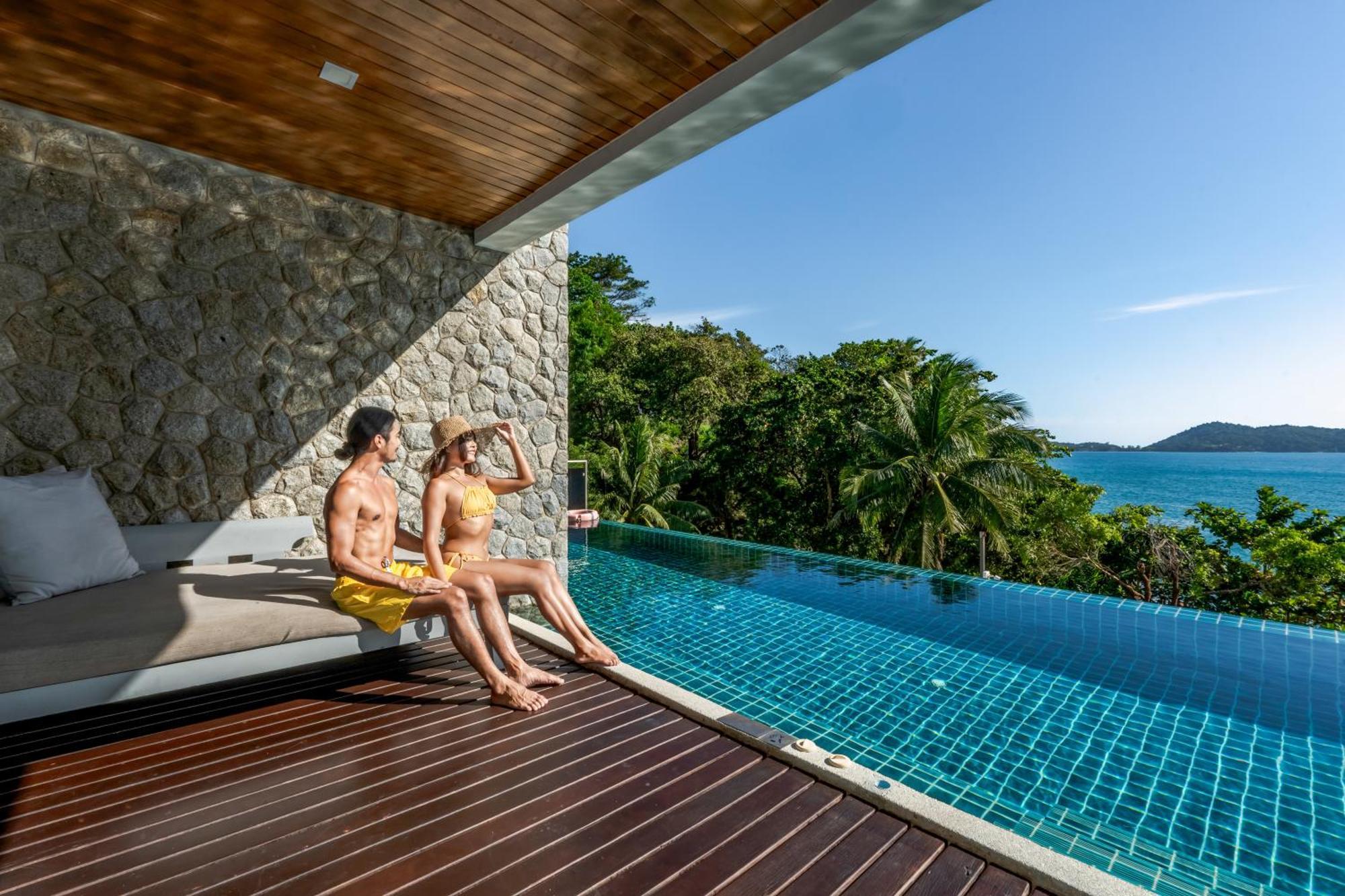 Zenmaya Oceanfront Phuket, Trademark Collection By Wyndham Patong Exteriér fotografie View from the pool at the Villa