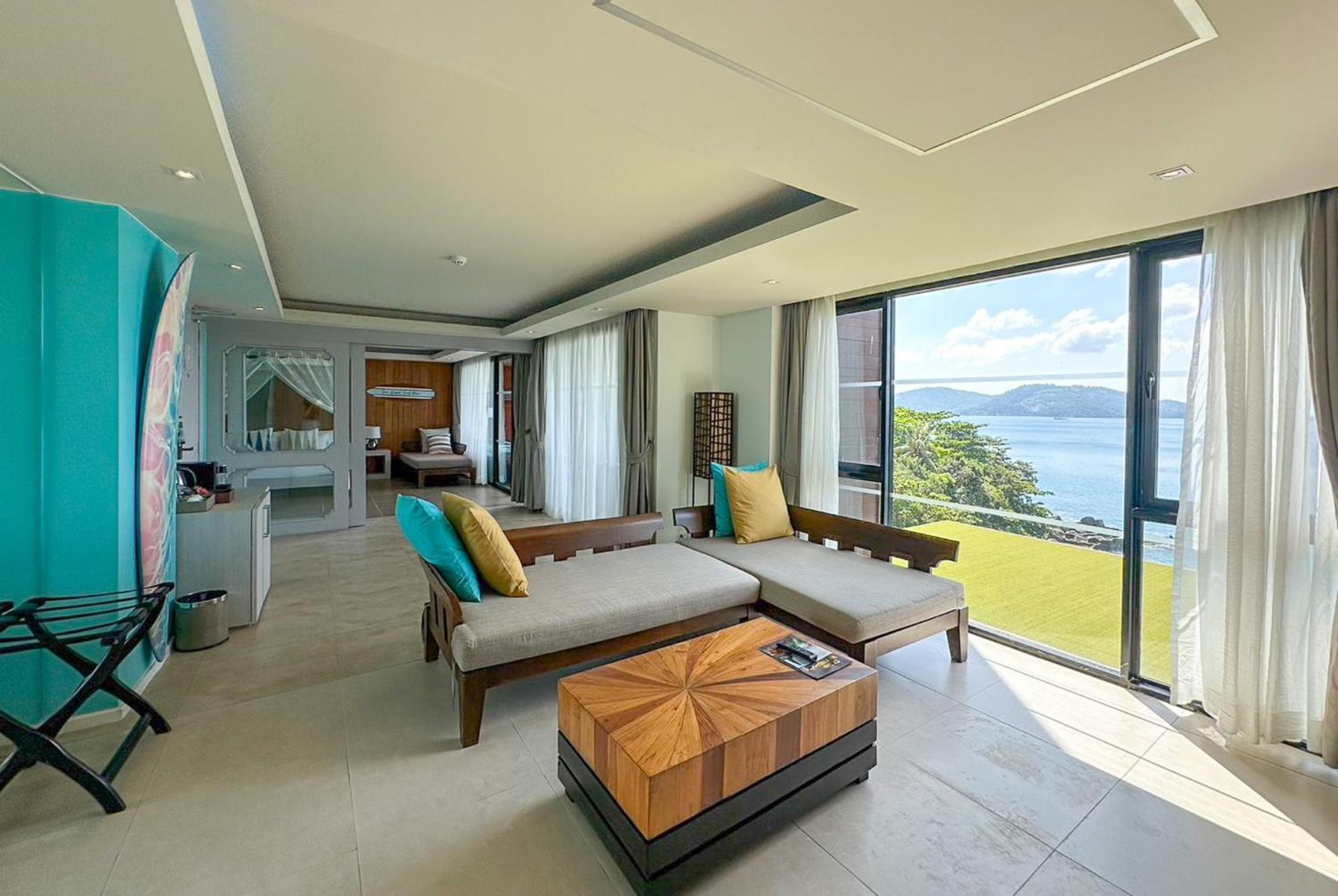 Zenmaya Oceanfront Phuket, Trademark Collection By Wyndham Patong Exteriér fotografie A suite at the resort